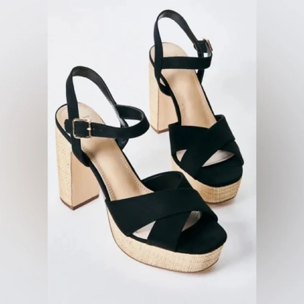 Shoedazzle‎ Tina Crossover Sandals Black Raffia Block Heel Ankle Straps Size 9.5 - Picture 2 of 14